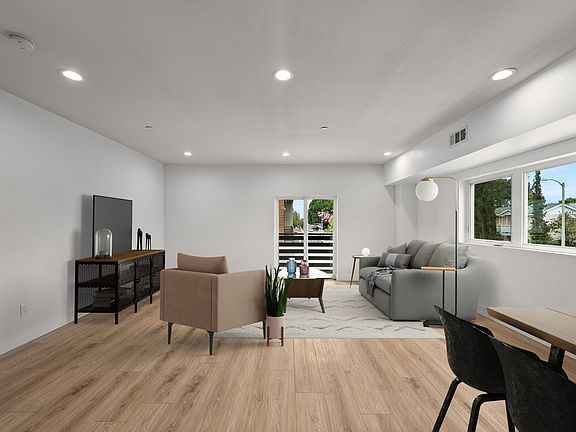 2nd image of 11553 Kittridge St #2