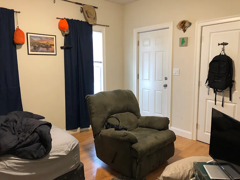 115-117 Webster Ave #2 — Photo 10