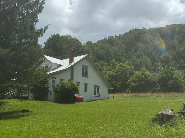 506 Home Dr, Quinwood, WV 25981