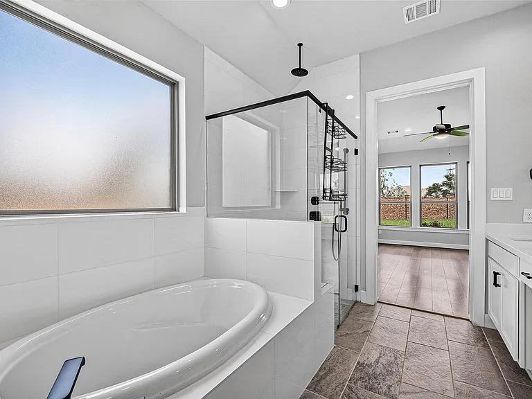 2600 Golden Palms Ln — Photo 33