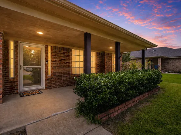 219 Southpeak Ln, Ponder, TX 76259
