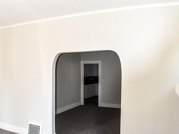 3rd image of 1022 E Chandler Ave #A