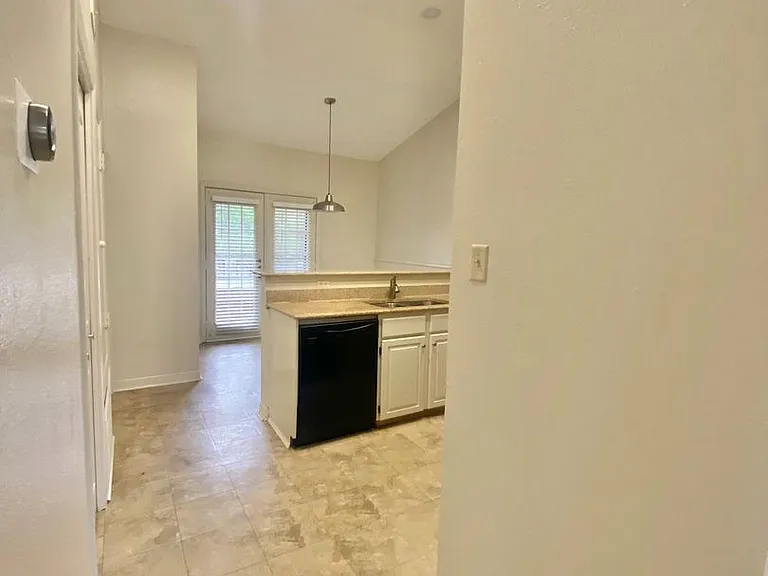 2216 San Gabriel St #304 — Photo 8