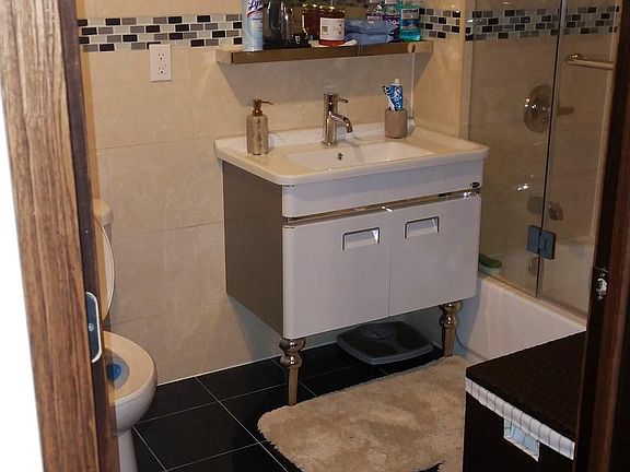 4th image of 2533 Ocean Ave APT 3C