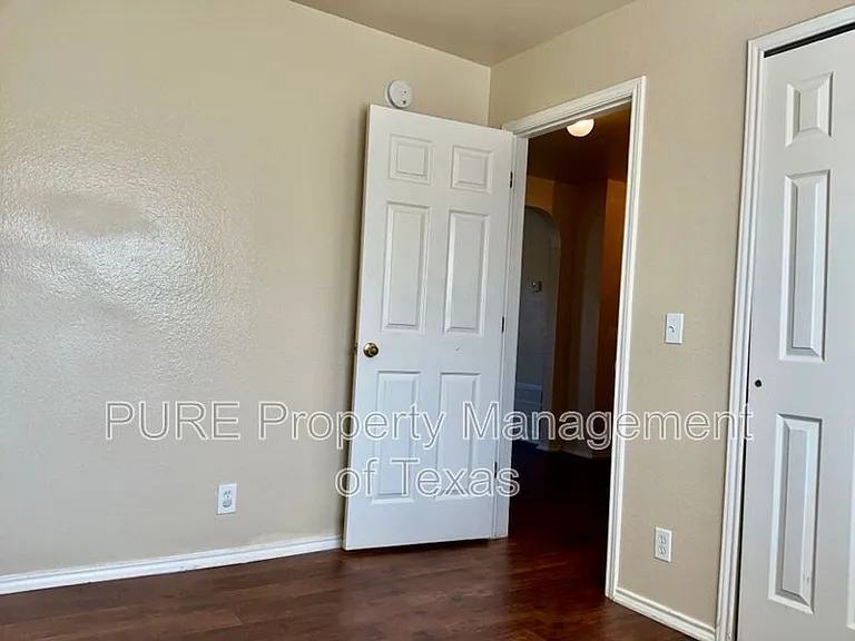 615 Losoya Ct — Photo 15