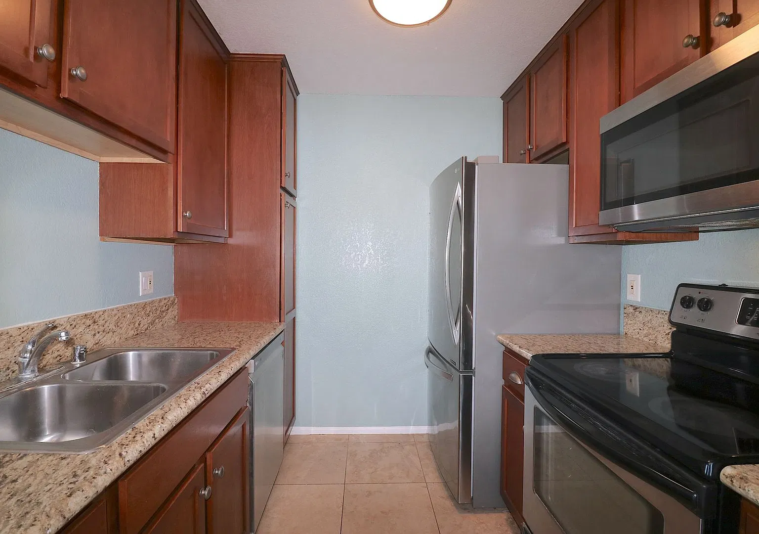 2nd floor 2 bed/ 2 bath condo in North Park/ Normal Heights! 1 car garage, driveway, WD in unit — Photo 1