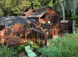 520 Latimer Rd, Santa Monica, CA 90402