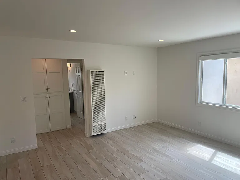 1007 S Juanita Ave #F — Photo 9