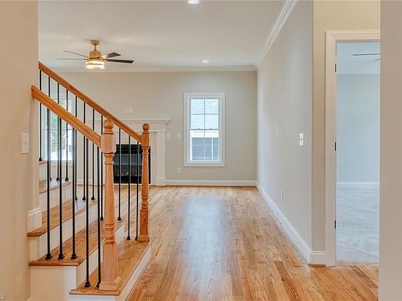 3rd image of 7347 Lalanda Dr