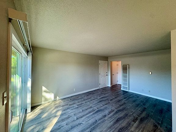 4th image of 109 Estates Dr APT 3