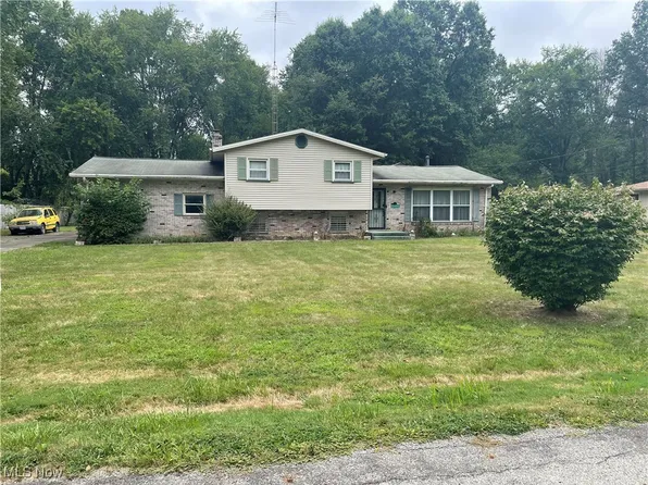 15995 Elbrook St NE, Alliance, OH 44601