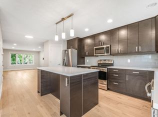 10433 70th Ave NW, Edmonton, AB T6H2E7