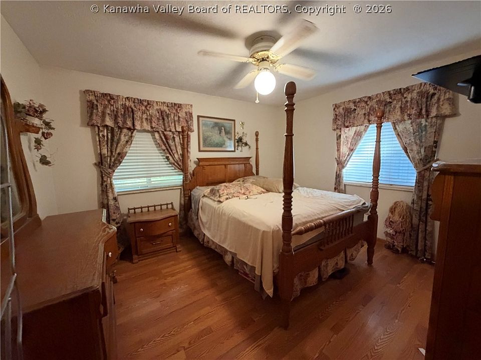 16th image of 1158 Amma Rd