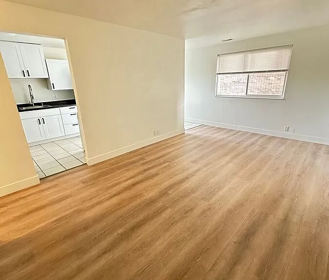 768 N Redwood Rd #12 — Photo 3