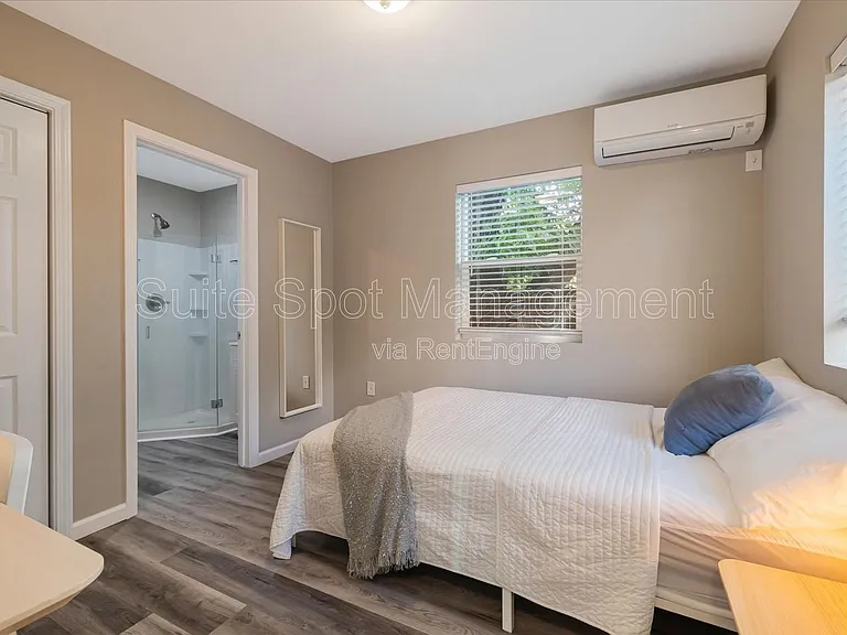 160 Harrison Ave #D3 — Photo 12