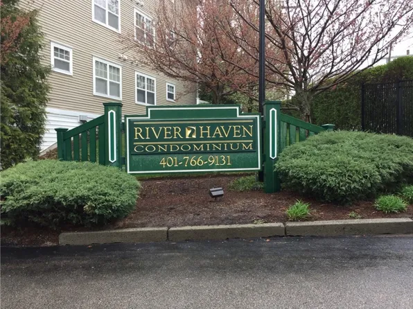 82 Mill St APT 303, Woonsocket, RI 02895