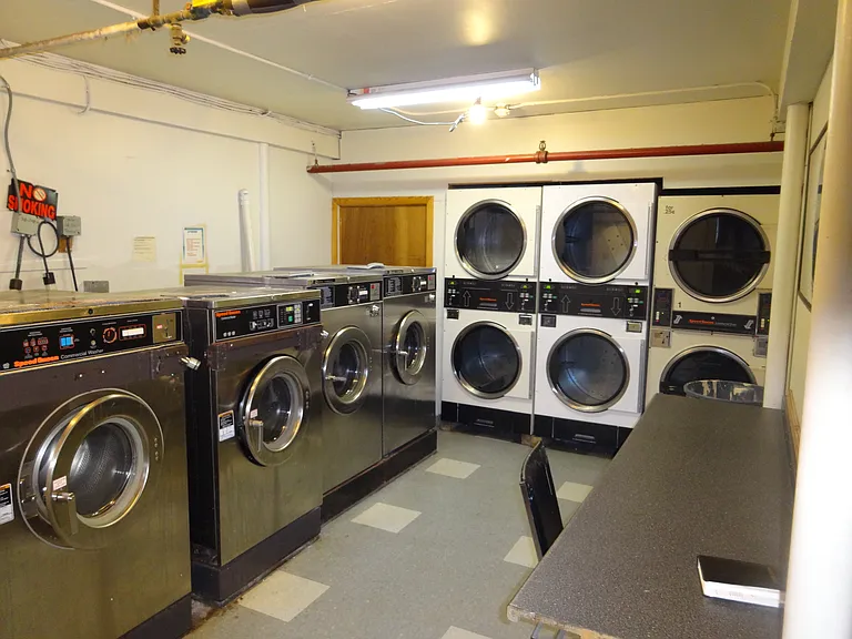 Windsor Oaks Apartments of New Haven, CT — Photo 8