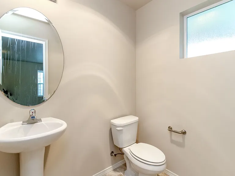 1360 Sinclair Dr — Photo 4
