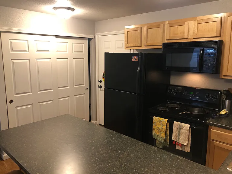 1405 Broadway St #210 — Photo 5