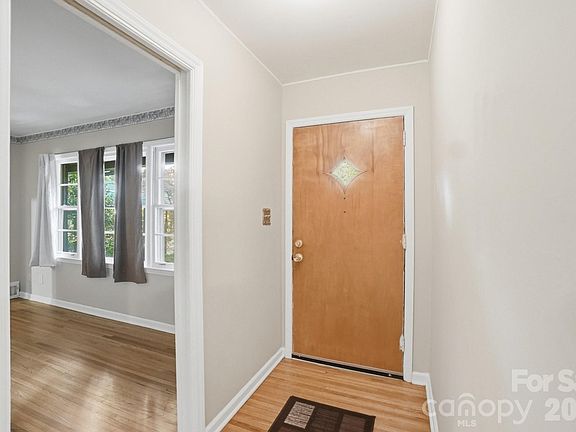 5th image of 4701 Easthaven Dr