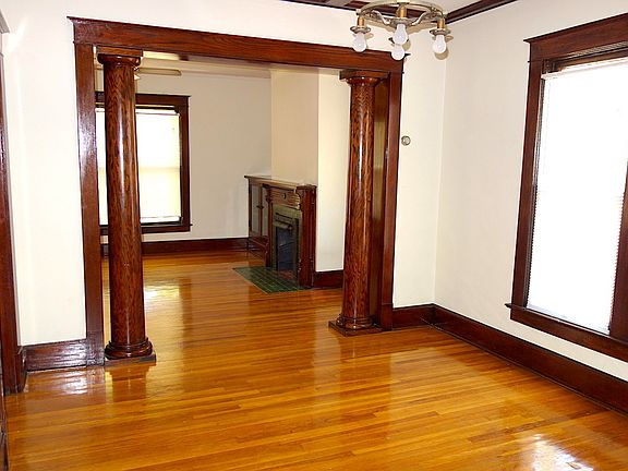 5th image of 3801 Bell St #2B-1BA-800SQFT
