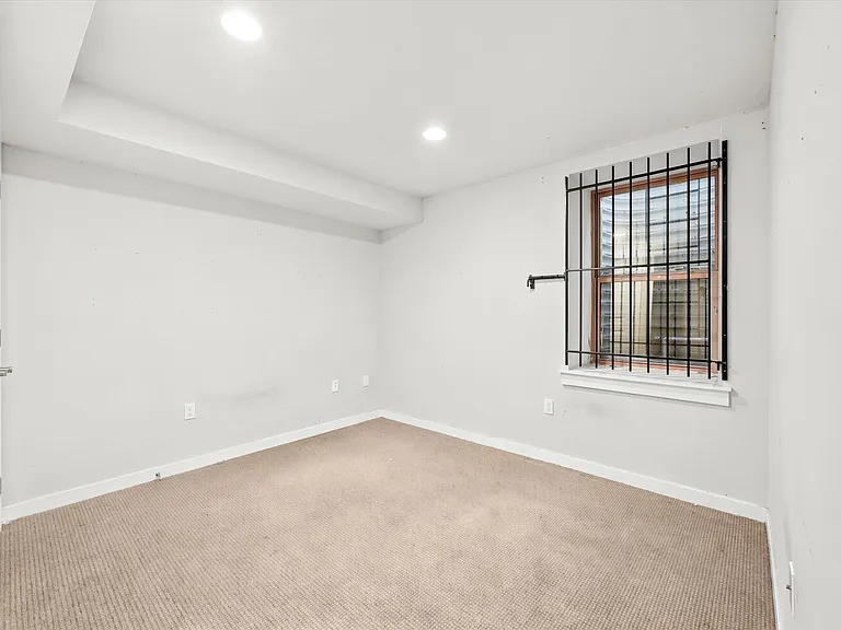 4030 Irving Street — Photo 4