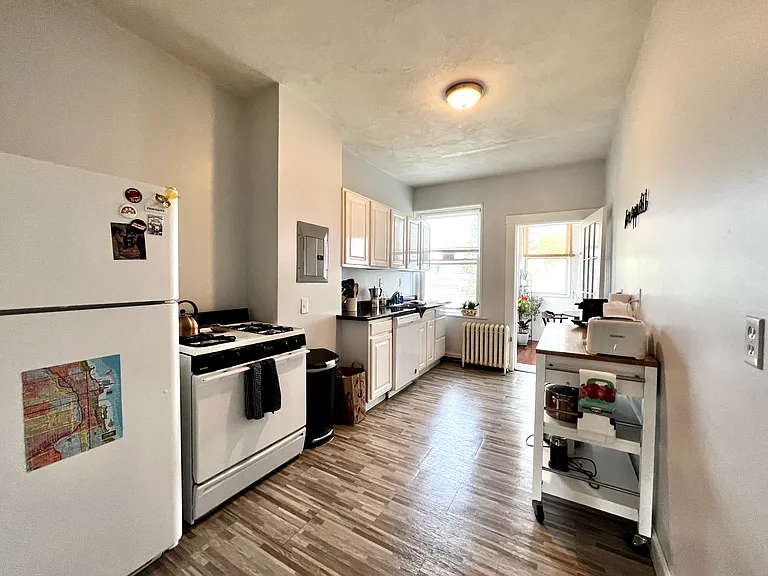 144 Coolidge St #3 — Photo 13