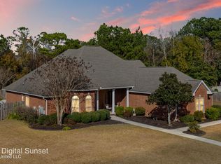 6205 Silverleaf Dr E, Ocean Springs, MS 39564