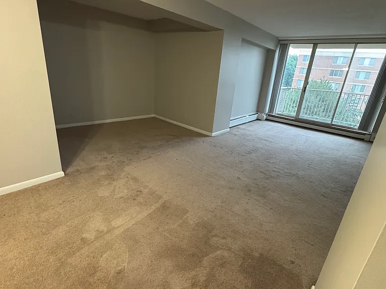 2201 S Stewart Ave — Photo 2