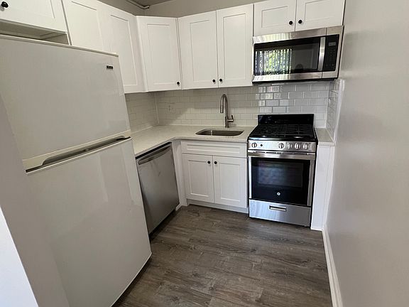 5th image of 100 E Glenolden Ave APT O11