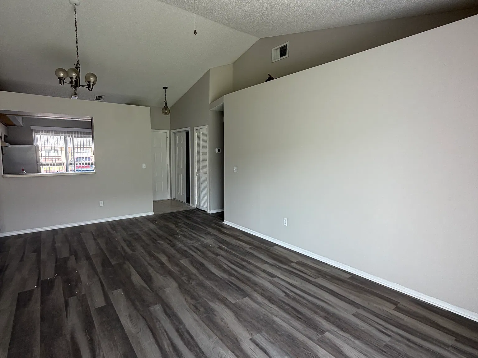 2 bed, 952 sqft, $1,550 — Photo 4