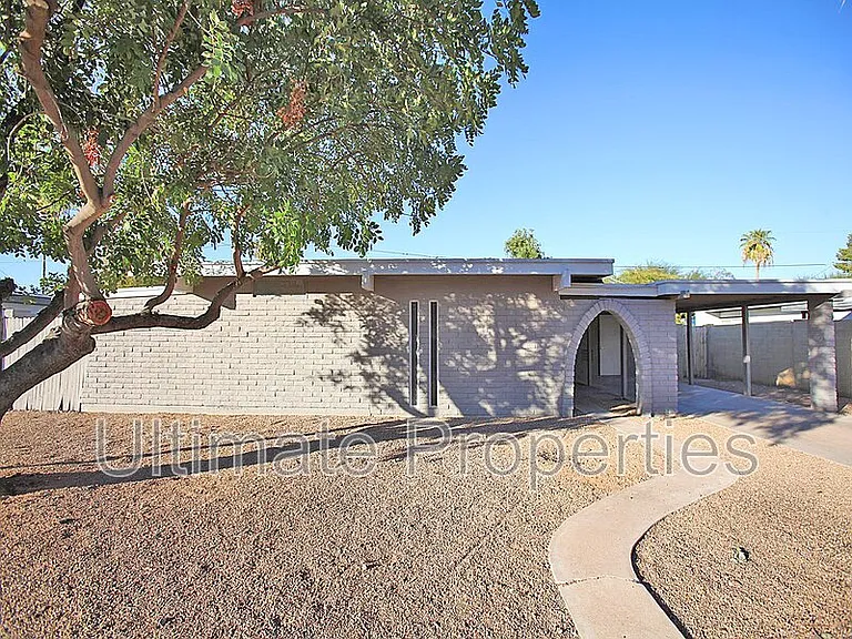 3702 E Altadena Ave — Photo 2