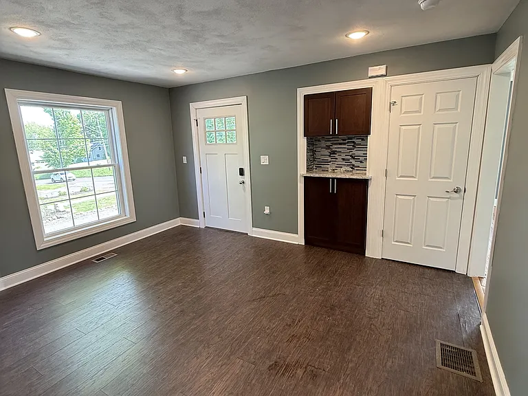 3208 East Ave #1 — Photo 4