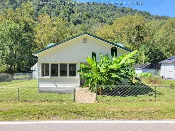 983 Cannelton Hollow Rd, Cannelton, WV 25036