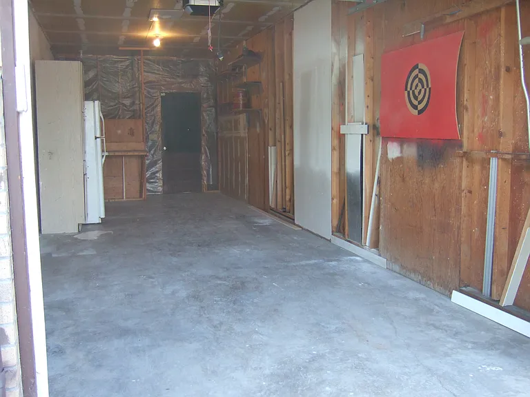 823 Welch St — Photo 11