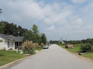 732 Cannonsburg Dr, Duncan, SC 29334