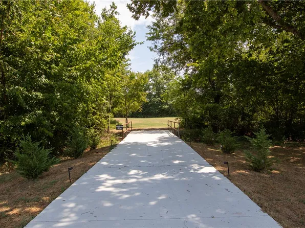4398 E Black Canyon St, Fayetteville, AR 72701