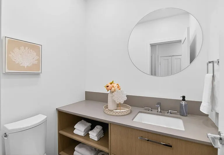 3389 Lakeshore Rd #209 — Photo 3