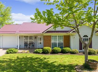 1105 High Meadow Rd, Jeffersonville, IN 47130