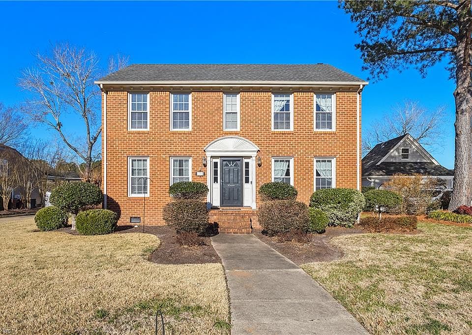 1st image of 344 Barcelona Dr