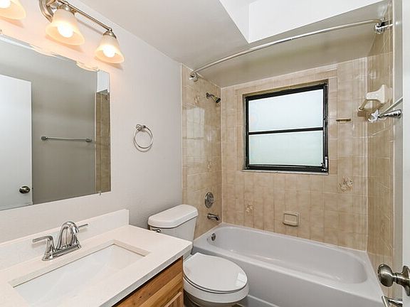 3rd image of 169 SE 19th Ter