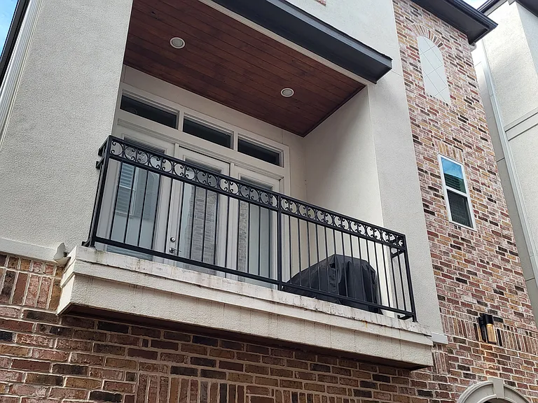 2814 Princeton St — Photo 8