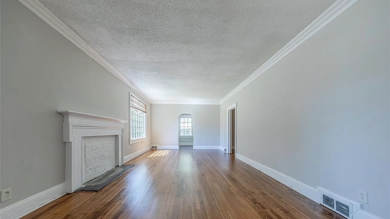 3 bed, 1353 sqft, $1,500 — Photo 4