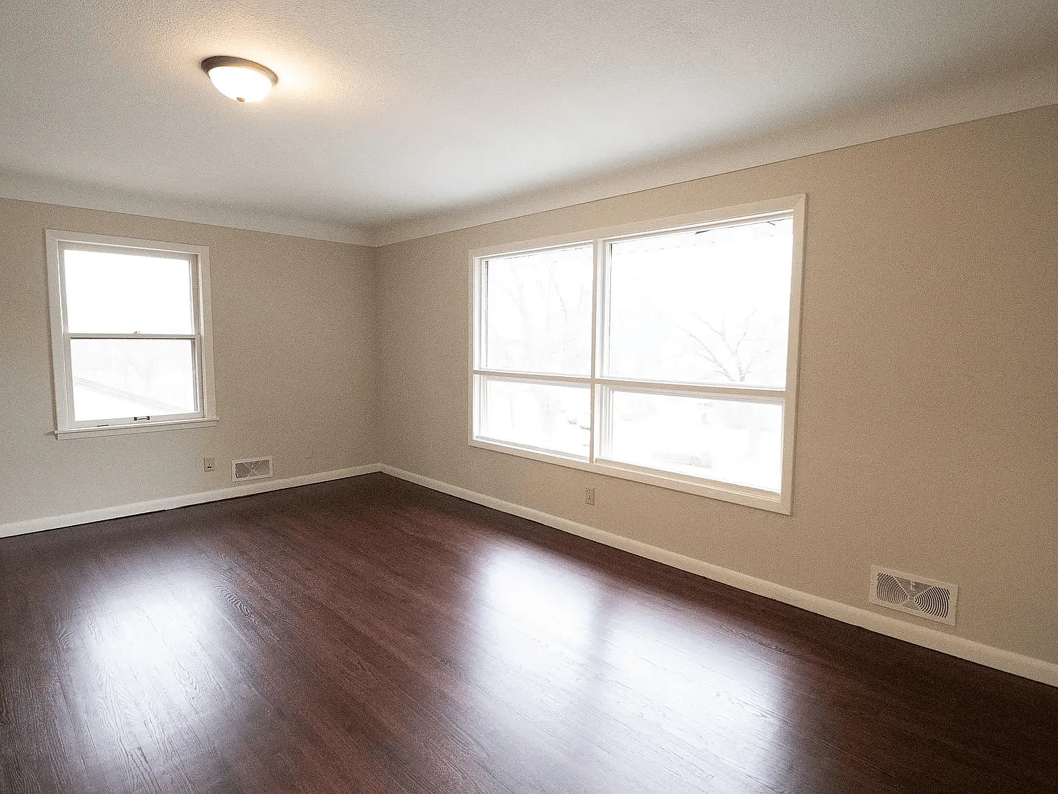1400 Arlington Ave E — Photo 4