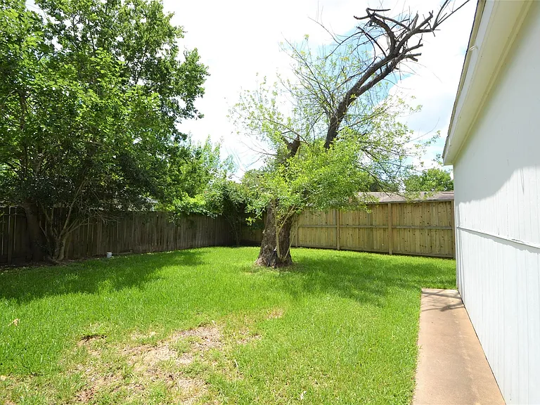 12711 Westleigh Dr — Photo 33