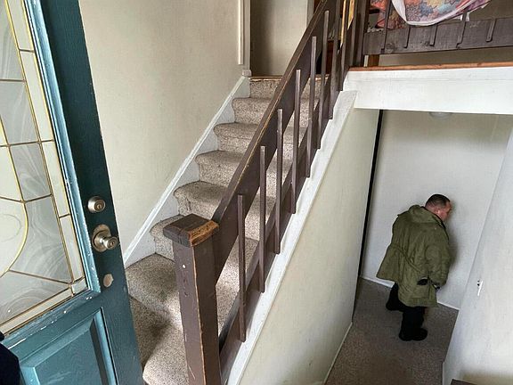 2nd image of 1261 Medina Road