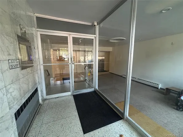 152-72 Melbourne Avenue image 3 of 17