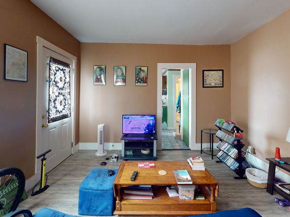 10 N Winchester St APT 3