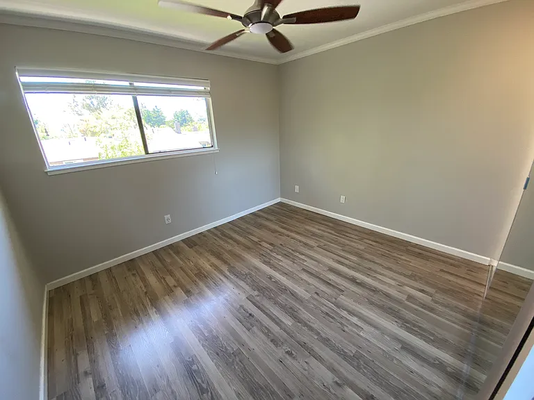 1016 Poplar Dr — Photo 13