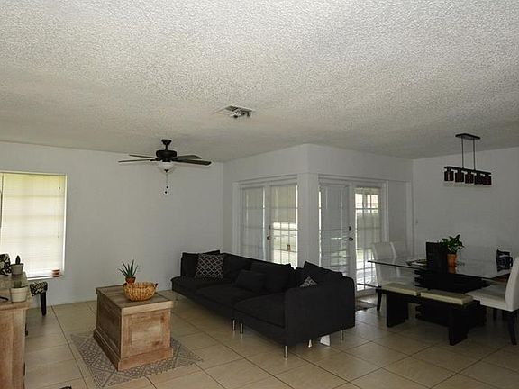 5th image of 118 Bianca Ct